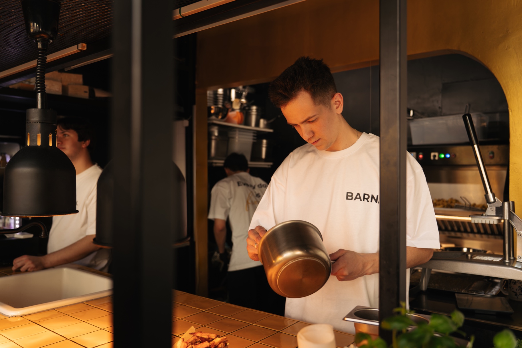 BARN. fries kitchen